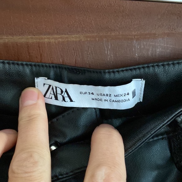 Zara Faux Leather Mom-Fit Pants - Picture 8 of 8